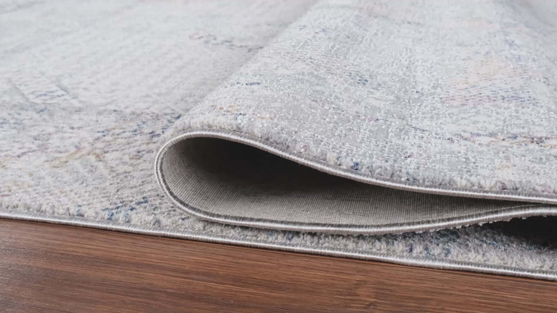 Turkish Rug Silver Mist – Light Grey Distressed Design