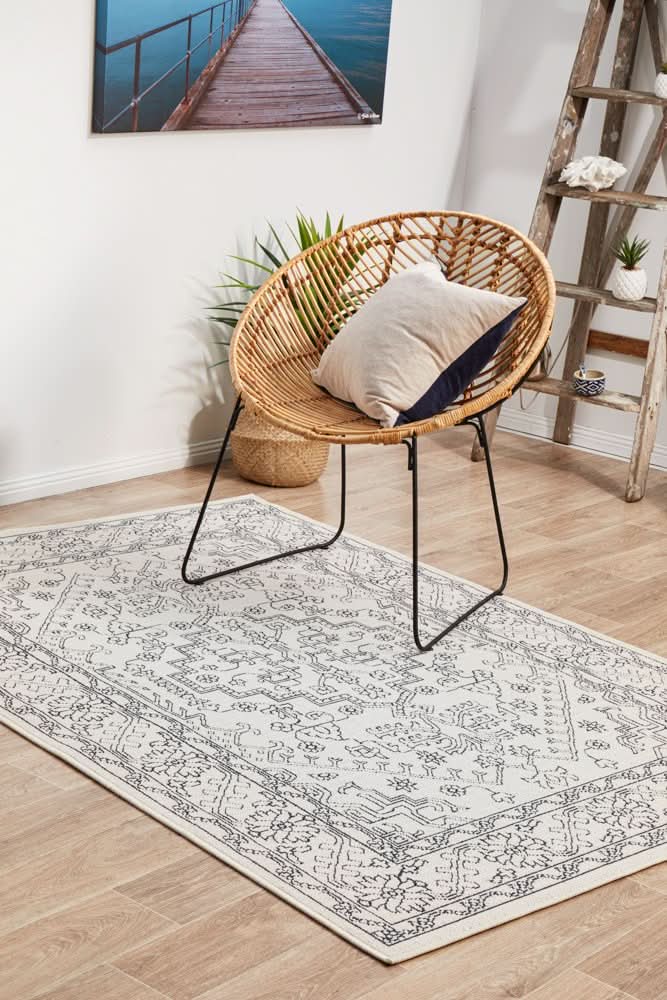 Shoreline 5555 White Outdoor Rug