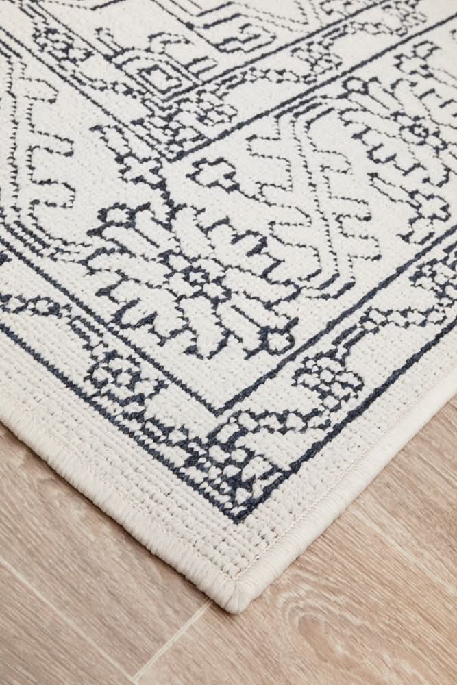 Shoreline 5555 White Outdoor Rug