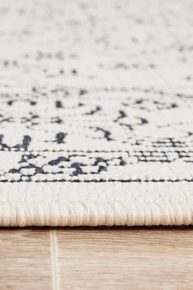Shoreline 5555 White Outdoor Rug