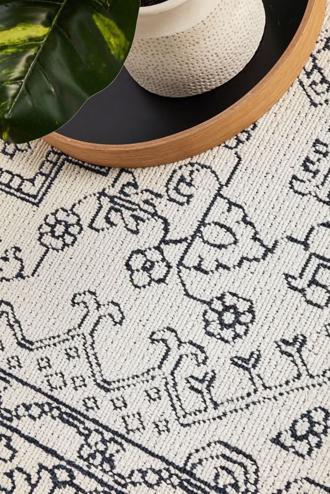 Shoreline 5555 White Outdoor Rug