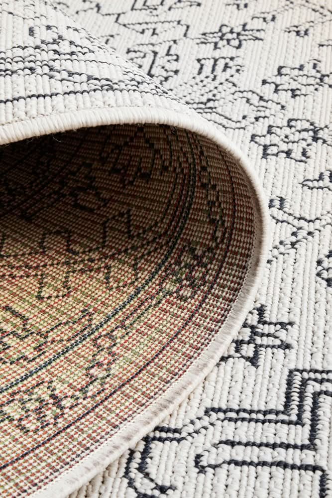 Shoreline 5555 White Outdoor Rug