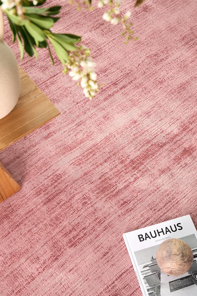 Vela Blush Viscose Rug - texture detail 1