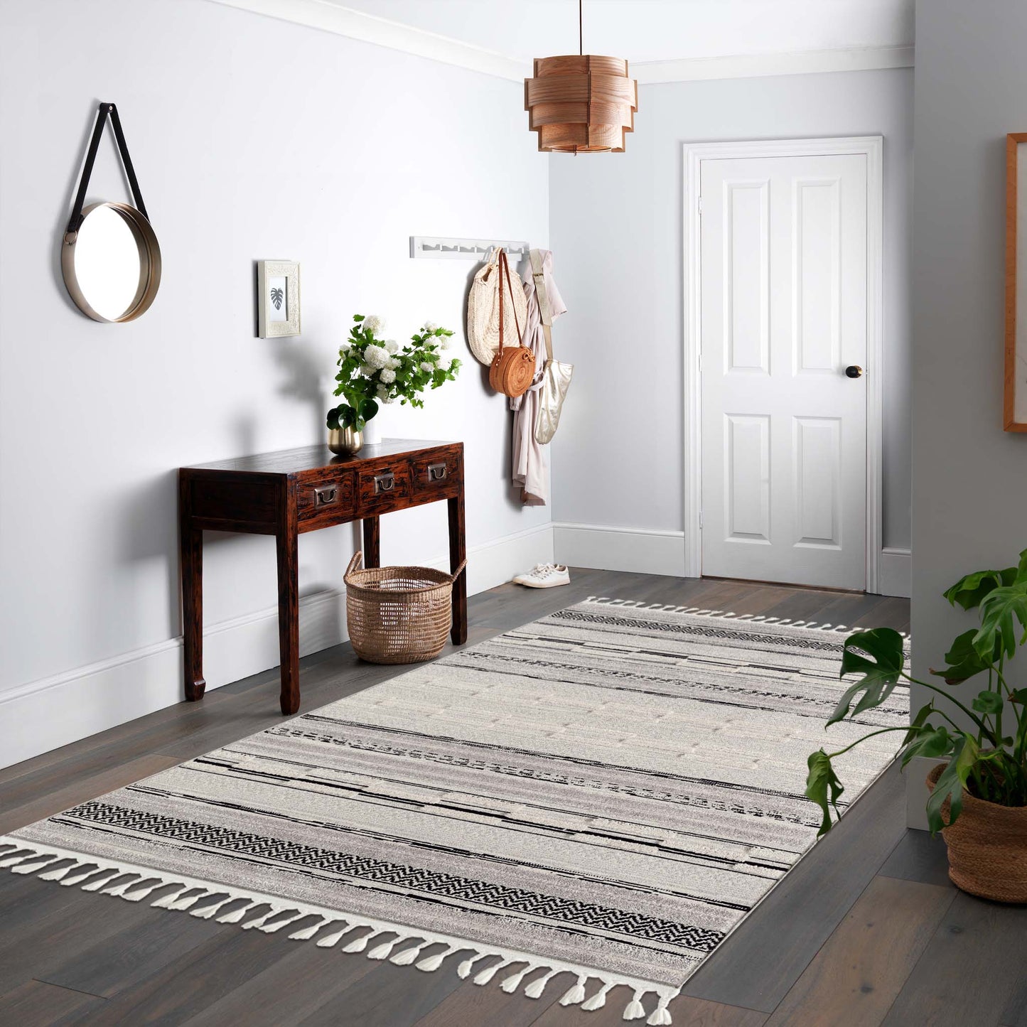 Soft Neutral 3634 Grey-This attractive collection, with its subtle designs and geometric patterns is made from soft polyester, and has a high-and-low sculpted pile with up to 20 mm. thickness. The harmonious colour scheme used in this fashionable collecti